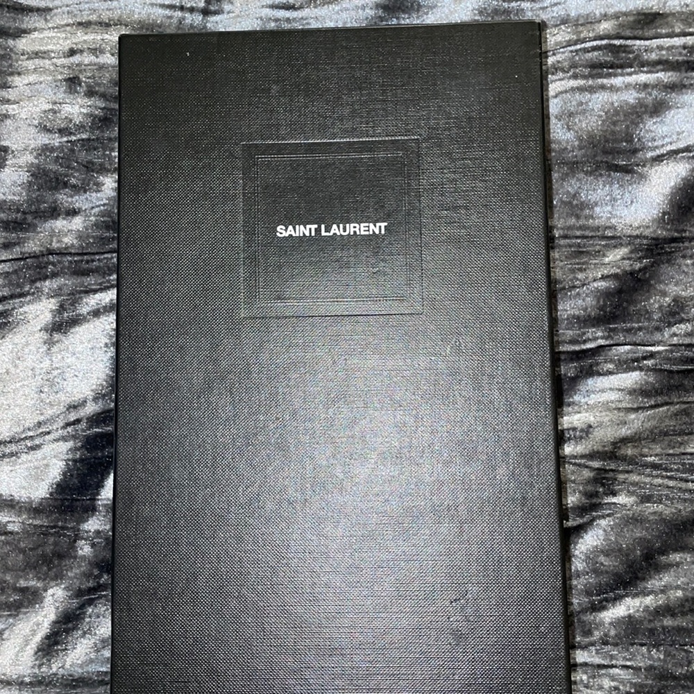 YSL WALLET ON CHAIN GREAT CONDITION SOME MINOR WEAR INSIDE PLEASE SEE PICS